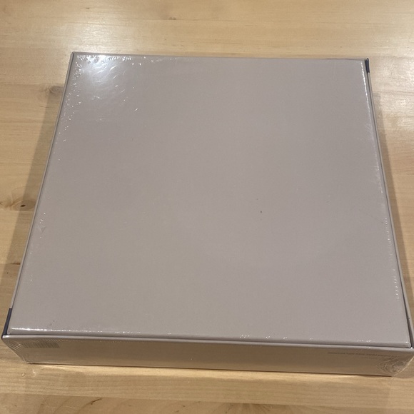 KAWS JIGSAW PUZZLE 1000 PCs - Picture 3 of 4